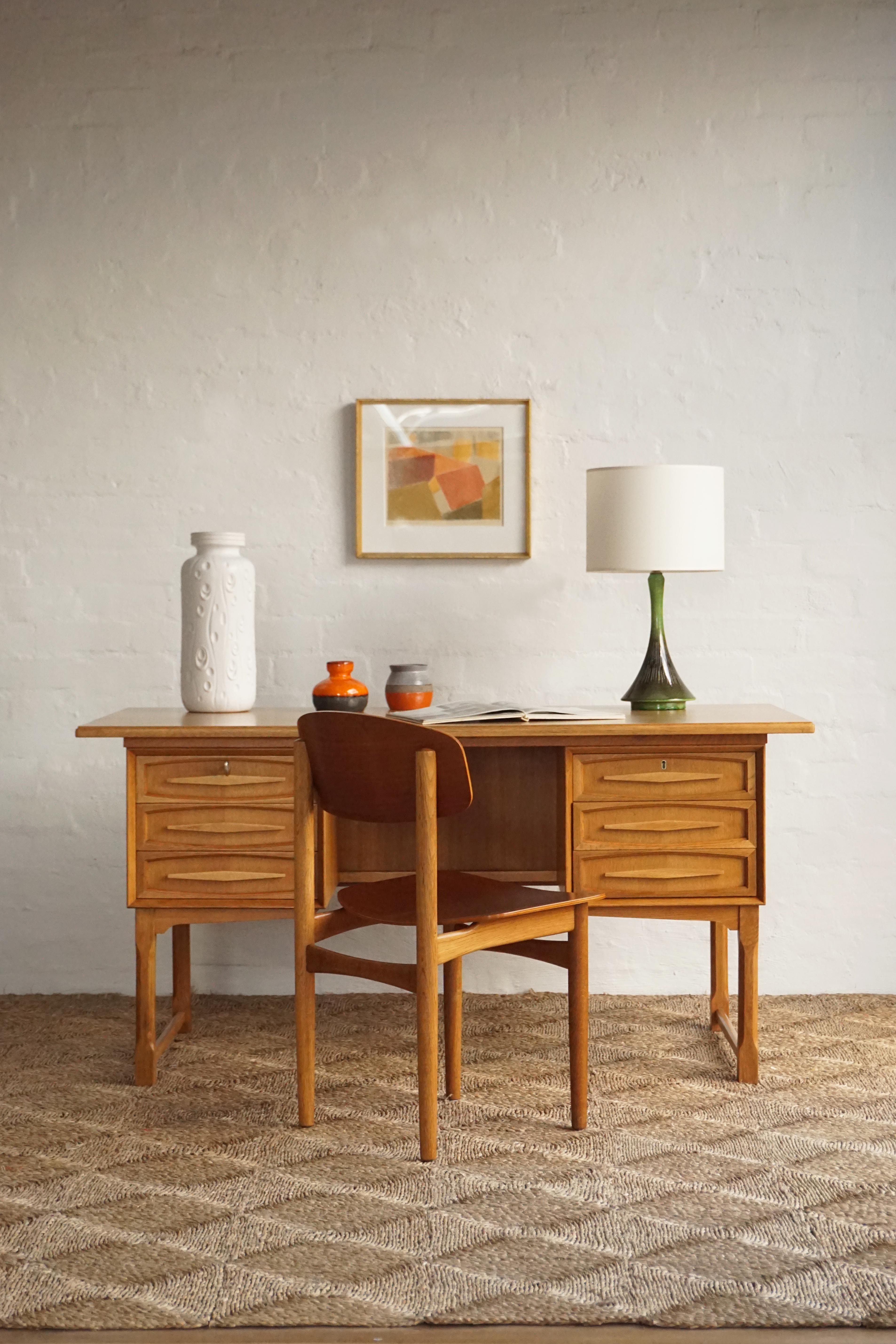 Henning Kjaernulf Oak Desk