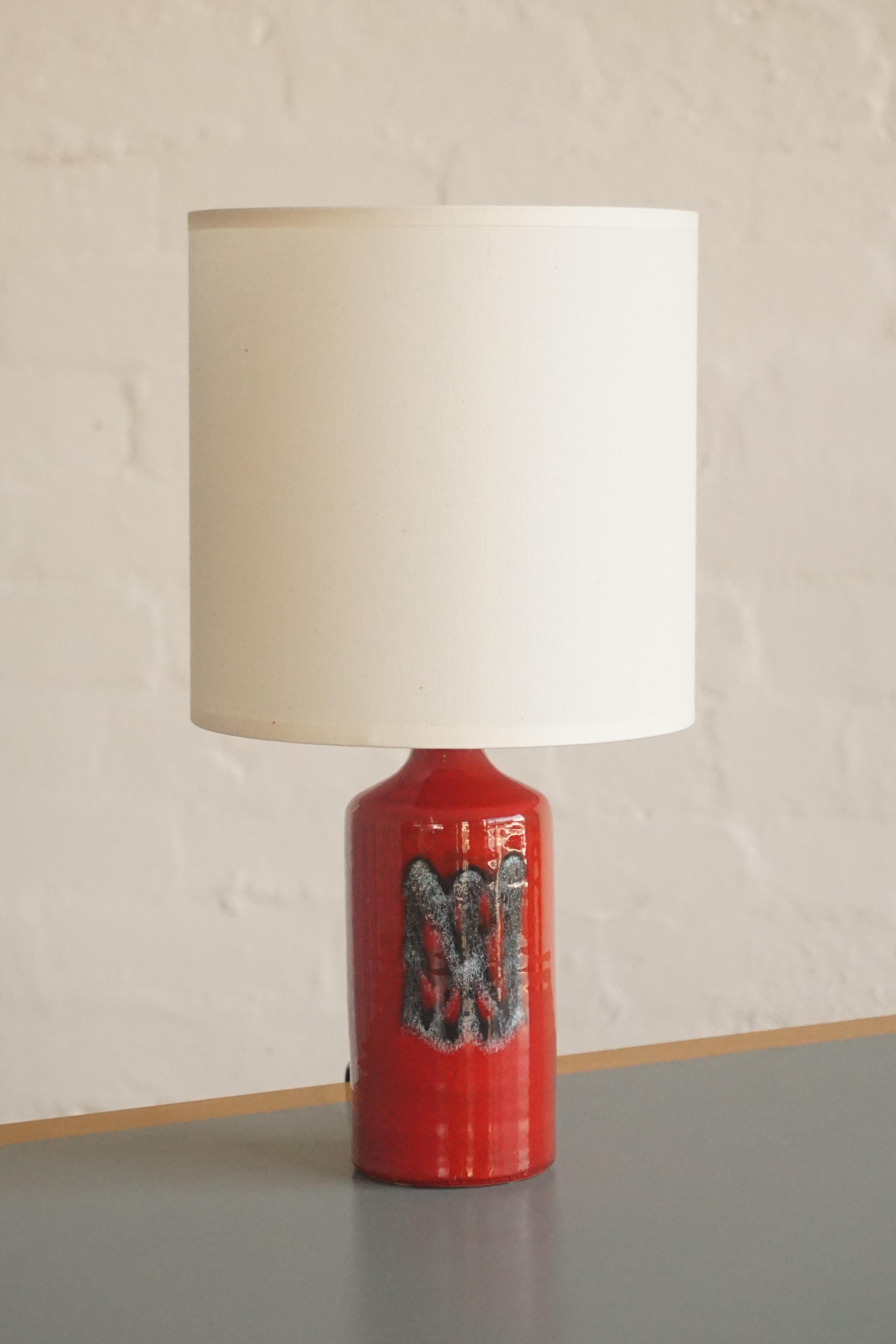 Bartholdy Ceramic Lamp- Red