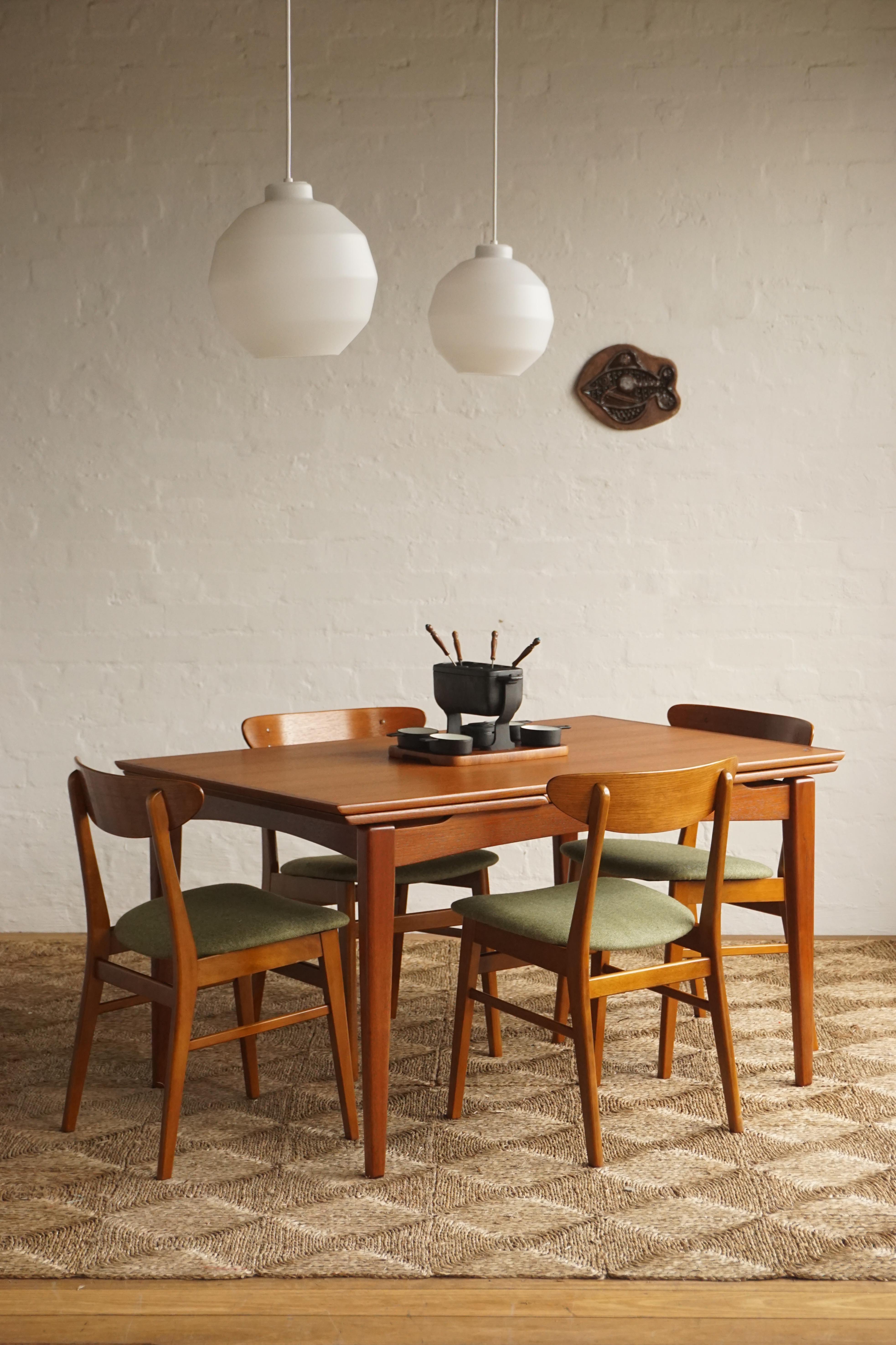 Extendable Teak Dining Table