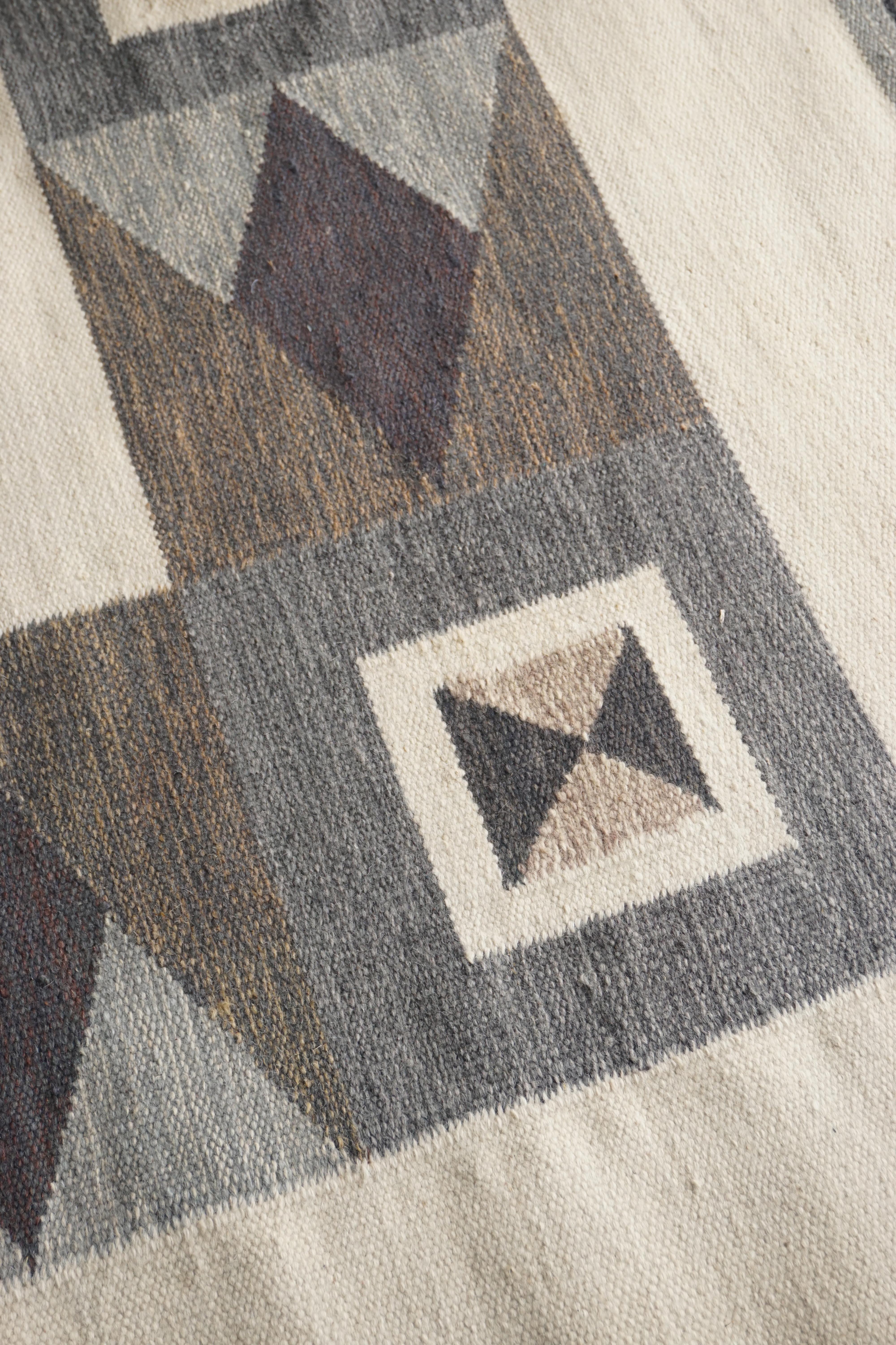 Large Swedish Rollakan