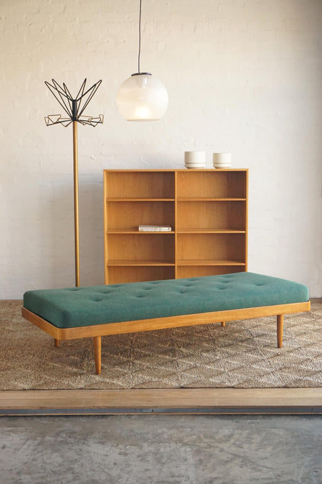 Hukit Coat Stand