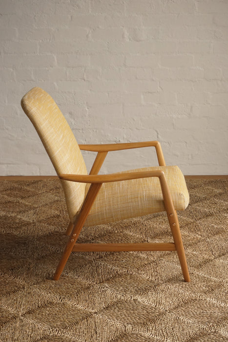 Kontour Armchair