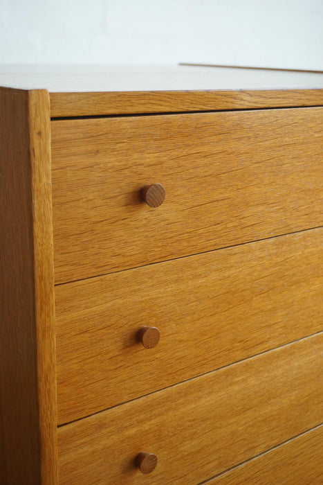 Oak Chest of Drawers