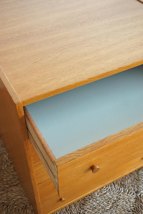 Oak Chest of Drawers