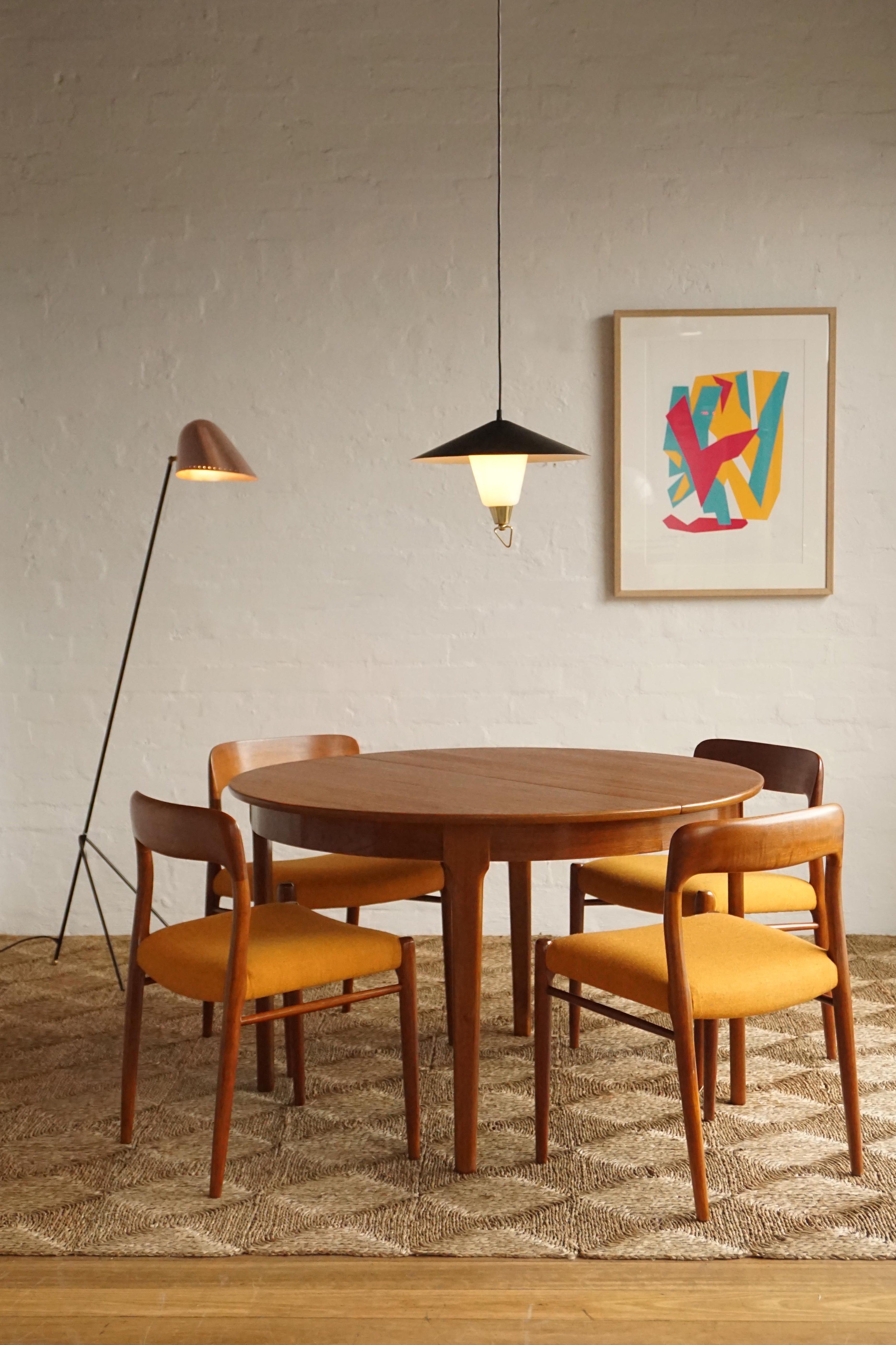 Extendable Teak Dining Table