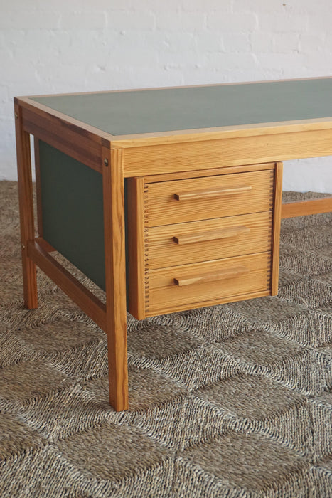 Bernt Petersen Desk