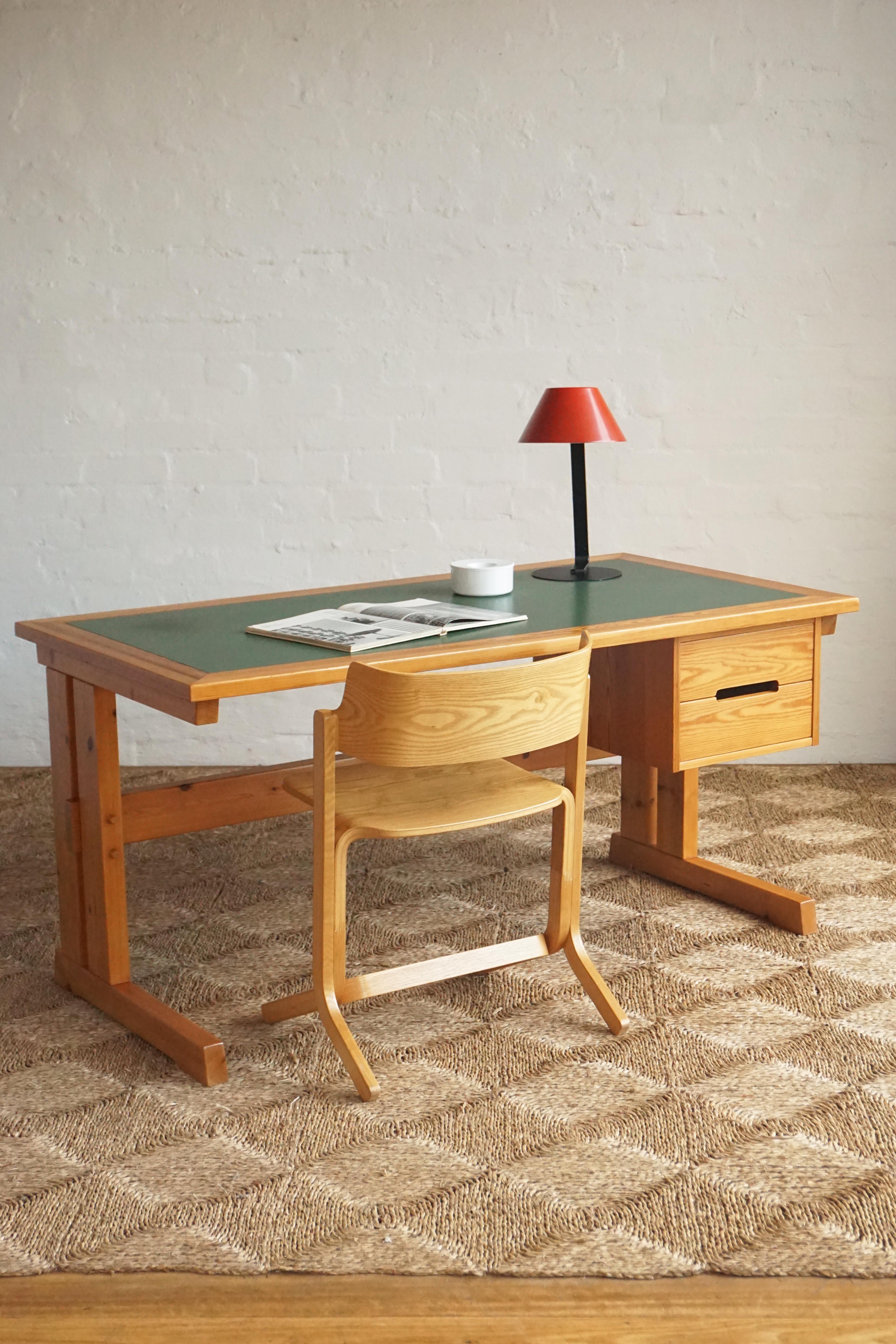 Bo Bedre Scandinavian Pine Desk