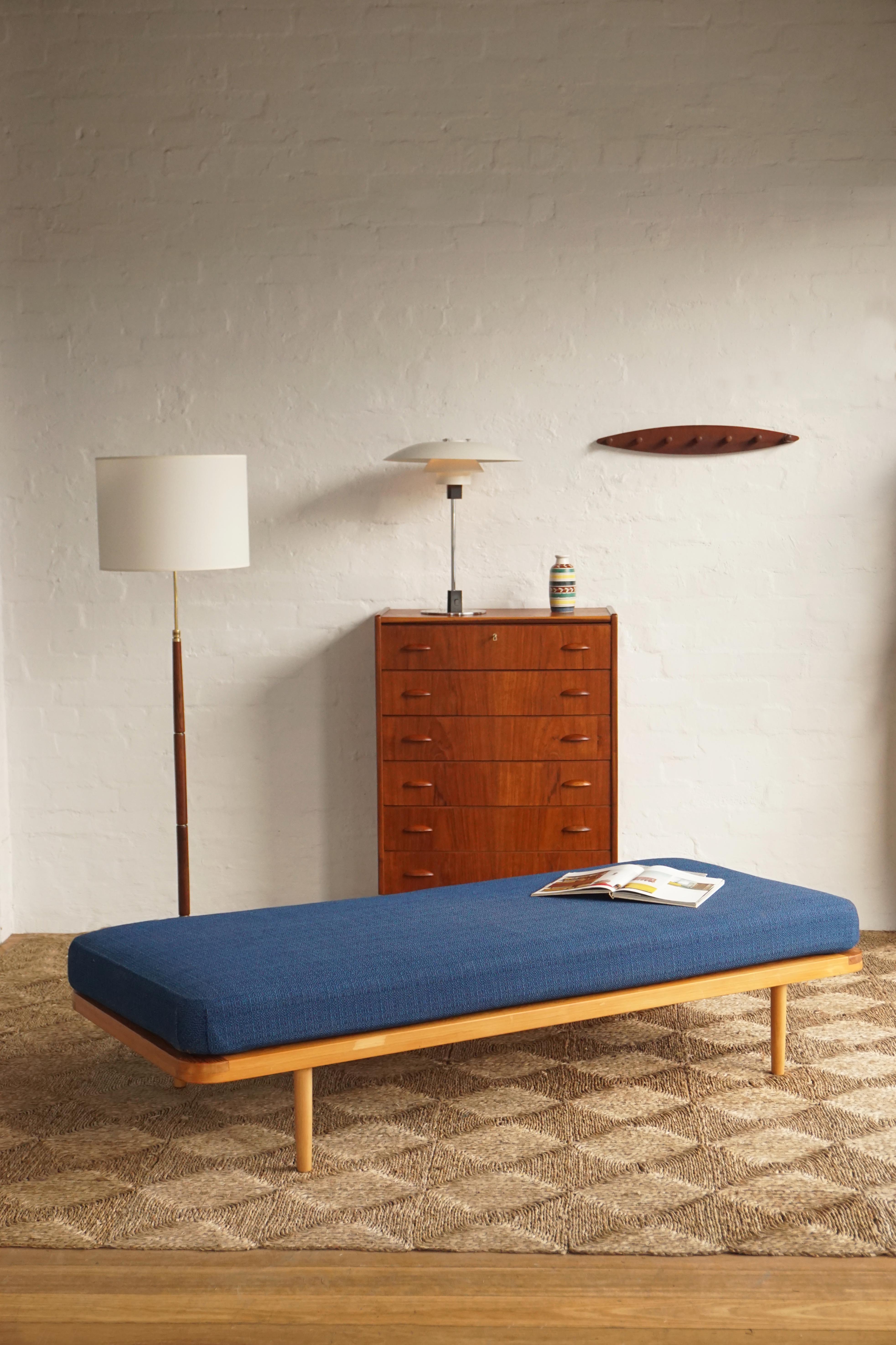 Scandinavian Pine Daybed