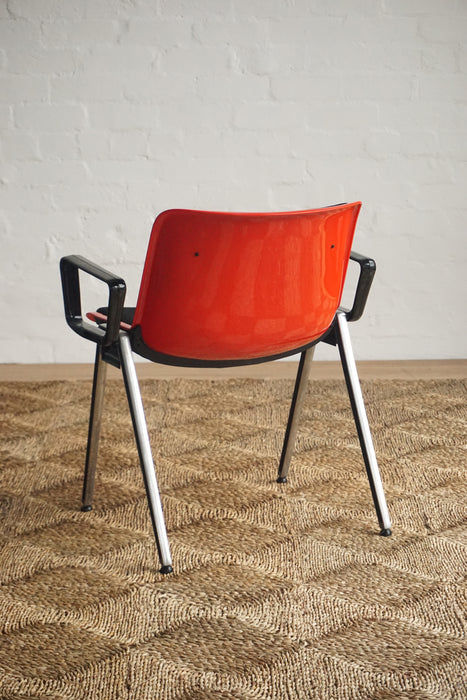 Tecno Modus Chair w/ Arms